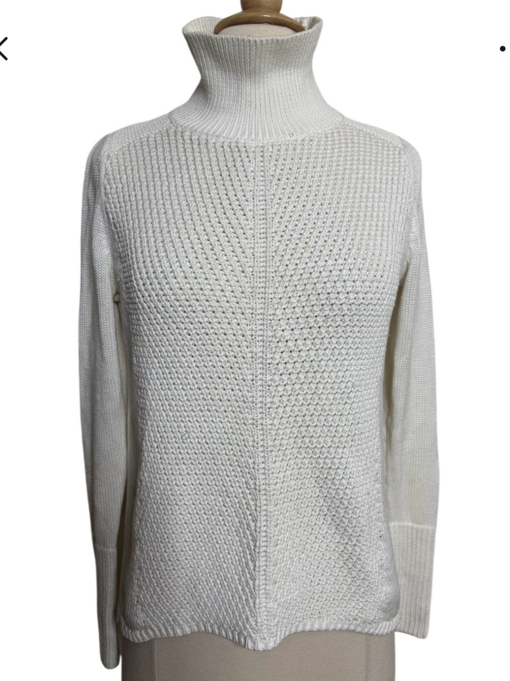 White House Black Market Cream Textured Turtleneck Sweater